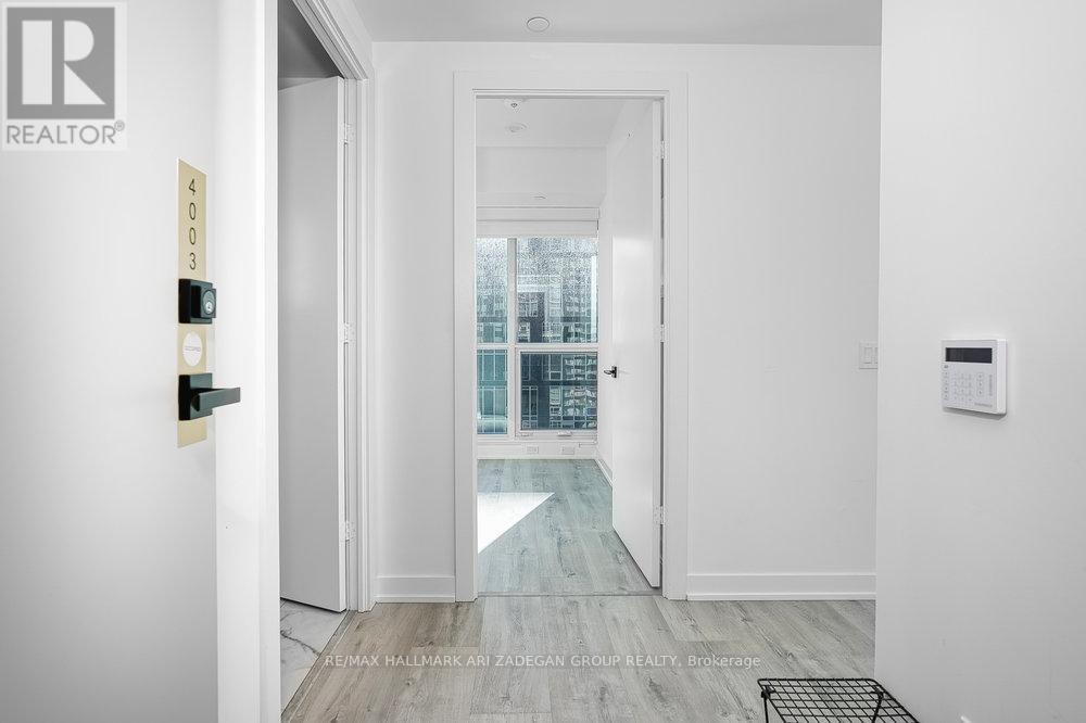 4003 - 327 King Street W, Toronto, Ontario  M5V 0W7 - Photo 17 - C12469501