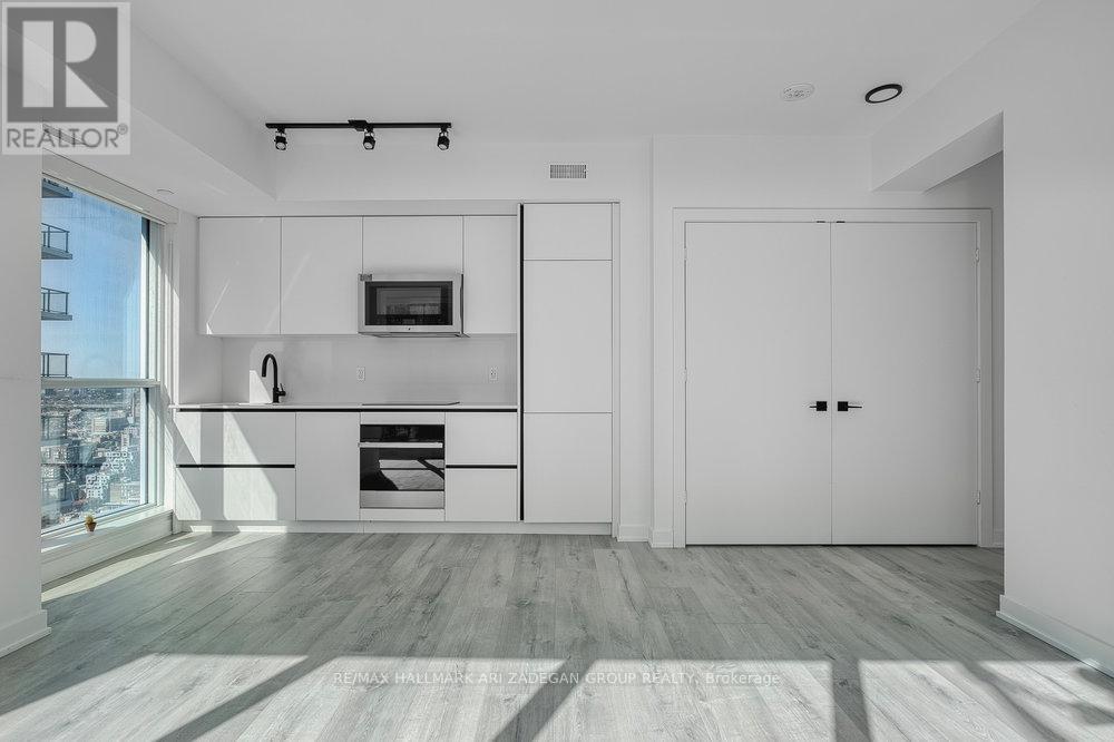 4003 - 327 King Street W, Toronto, Ontario  M5V 0W7 - Photo 7 - C12469501