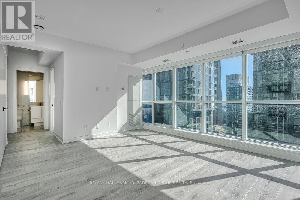 4003 - 327 King Street W, Toronto, Ontario  M5V 0W7 - Photo 5 - C12469501