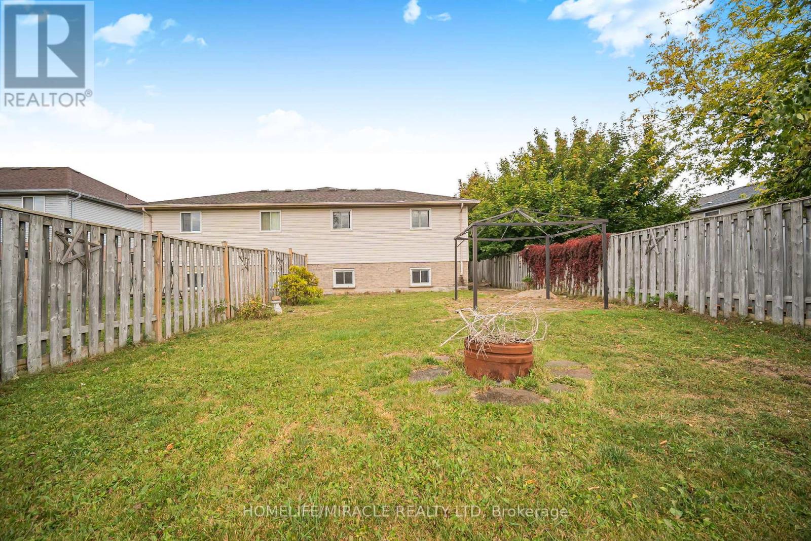 120 Ashbury Avenue, London South, Ontario  N6E 1T1 - Photo 36 - X12469364