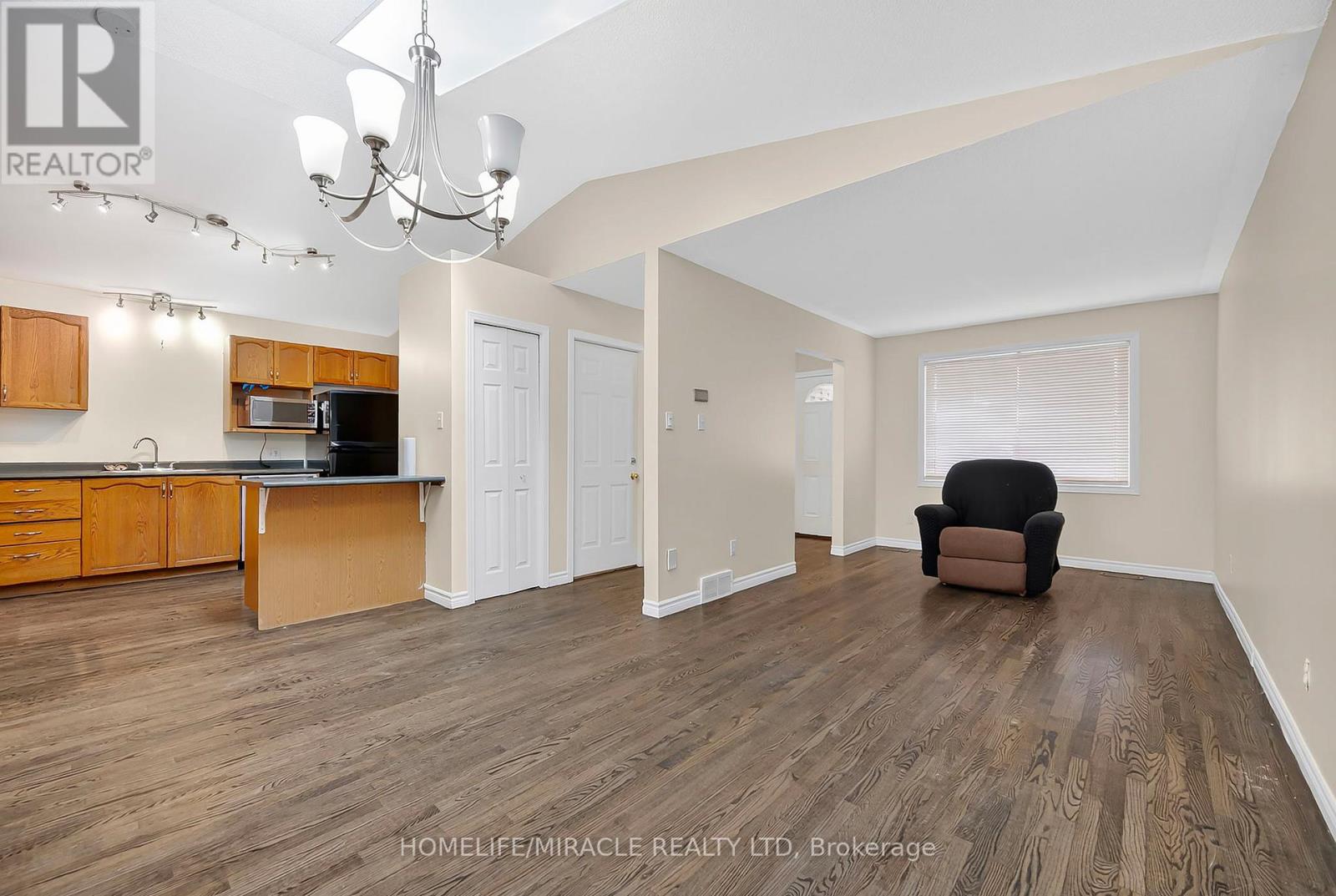 120 Ashbury Avenue, London South, Ontario  N6E 1T1 - Photo 8 - X12469364