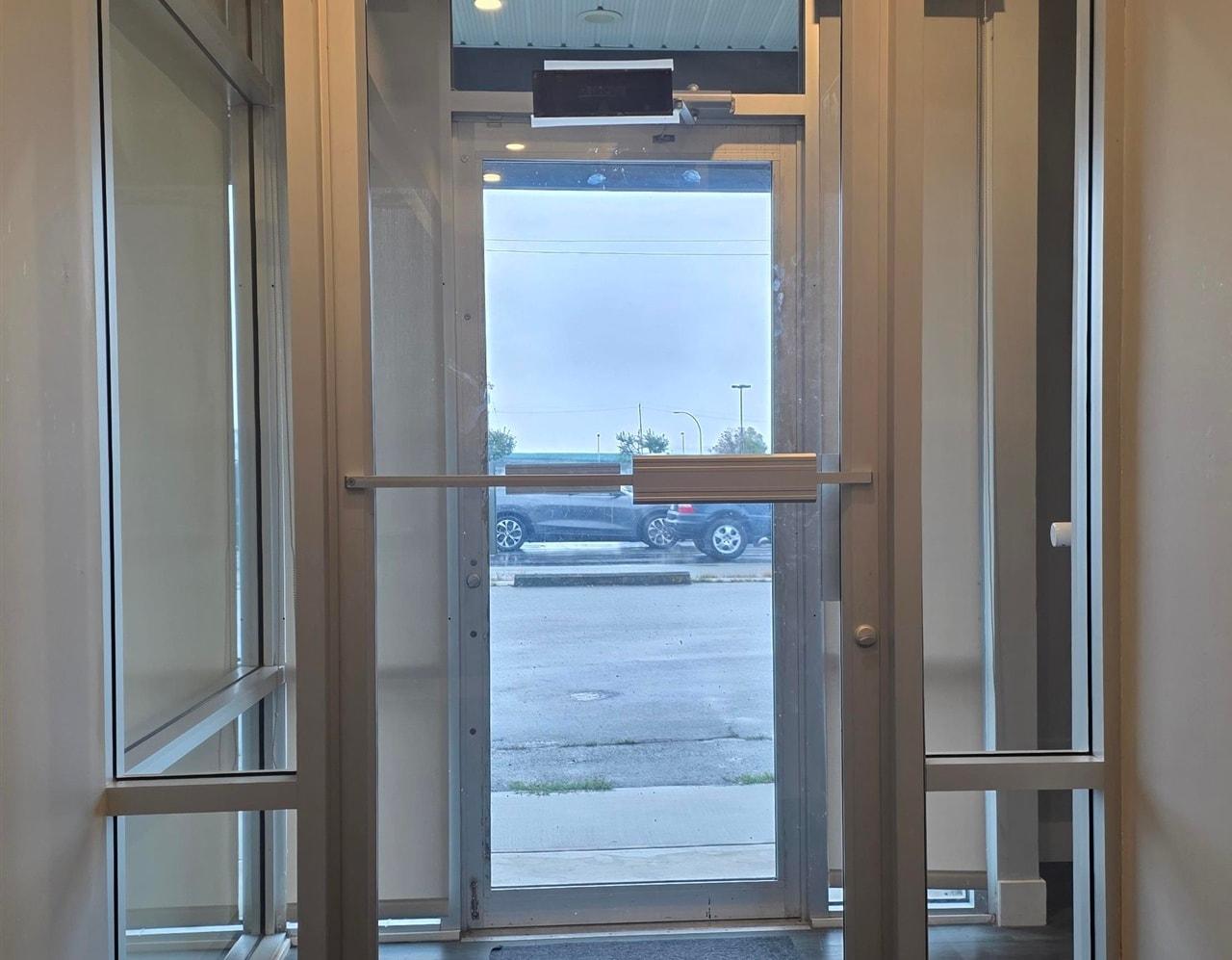 2 17537 56 Avenue, Surrey, British Columbia  V3S 1C4 - Photo 3 - C8073016