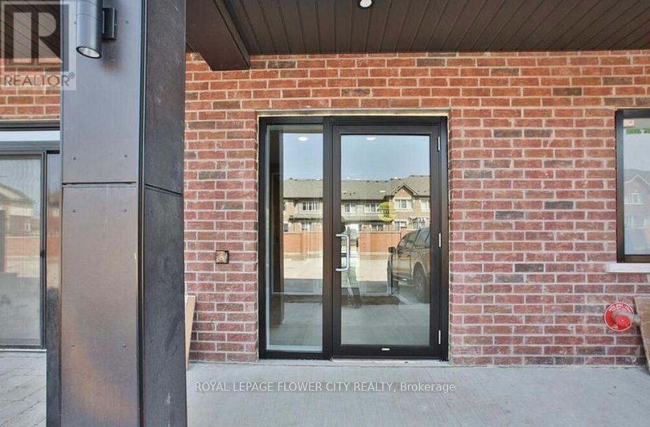 58 Sky Harbour Drive, Brampton, Ontario  L6Y 6J1 - Photo 4 - W12470337
