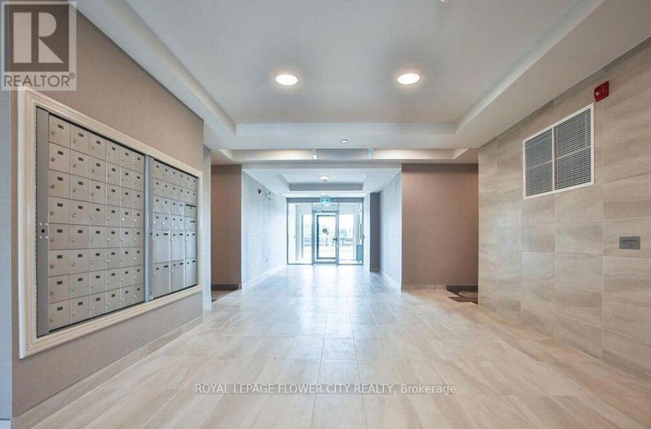 58 Sky Harbour Drive, Brampton, Ontario  L6Y 6J1 - Photo 6 - W12470337