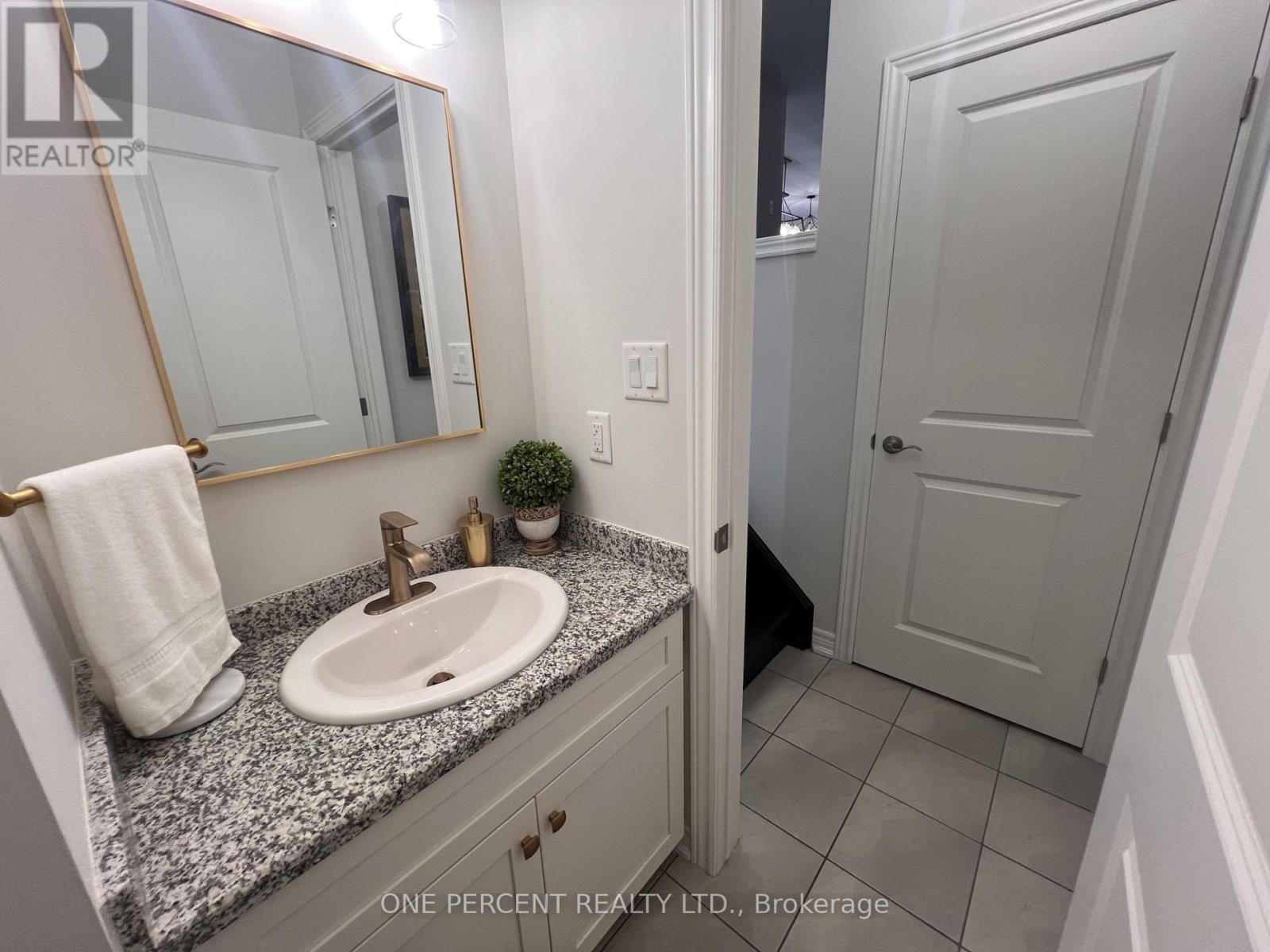 1165 West 5th Street, Hamilton, Ontario  L9B 1J5 - Photo 18 - X12469889