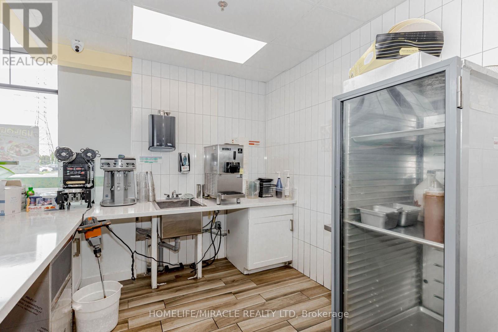 #4 - 263 Northfield Drive E, Waterloo, Ontario  N2K 0H3 - Photo 33 - X12470335