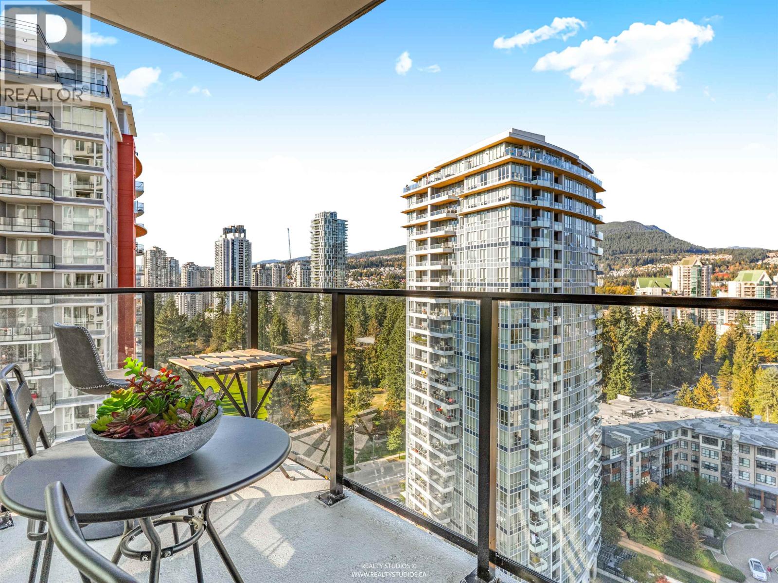 1905 3100 Windsor Gate, Coquitlam, British Columbia  V3B 0P3 - Photo 7 - R3059096