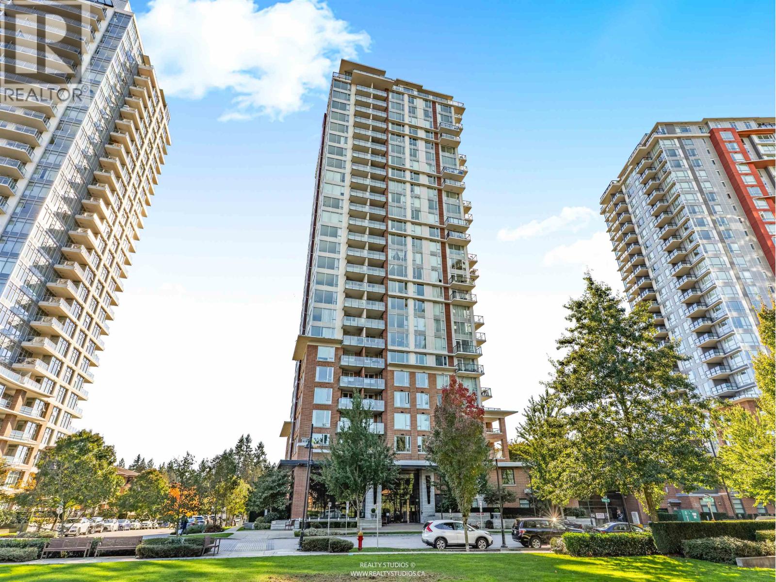 1905 3100 WINDSOR GATE, Coquitlam, British Columbia