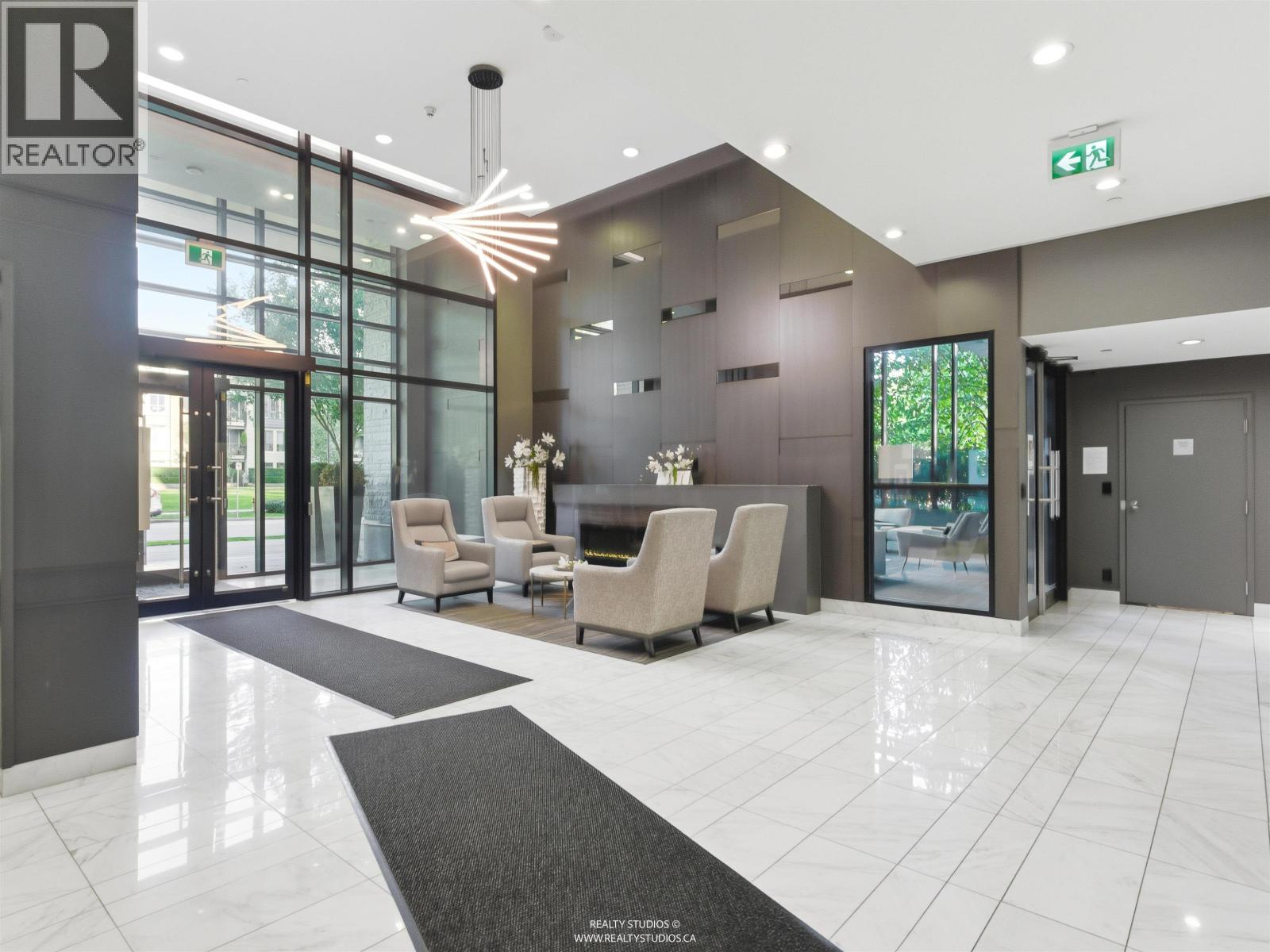 1905 3100 Windsor Gate, Coquitlam, British Columbia  V3B 0P3 - Photo 3 - R3059096