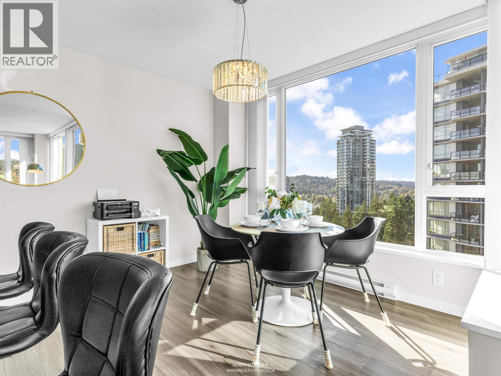1905 3100 Windsor Gate, Coquitlam, British Columbia  V3B 0P3 - Photo 14 - R3059096