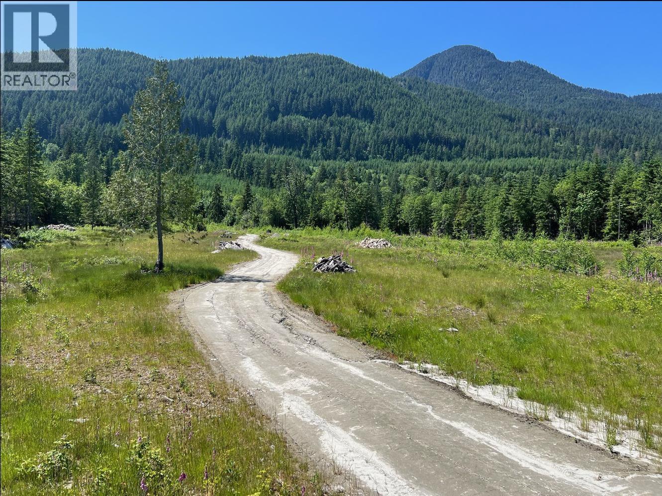 Lot D Elphinstone Crossing, Gibsons, British Columbia V0N 1V9 - Photo 2 - R3012818