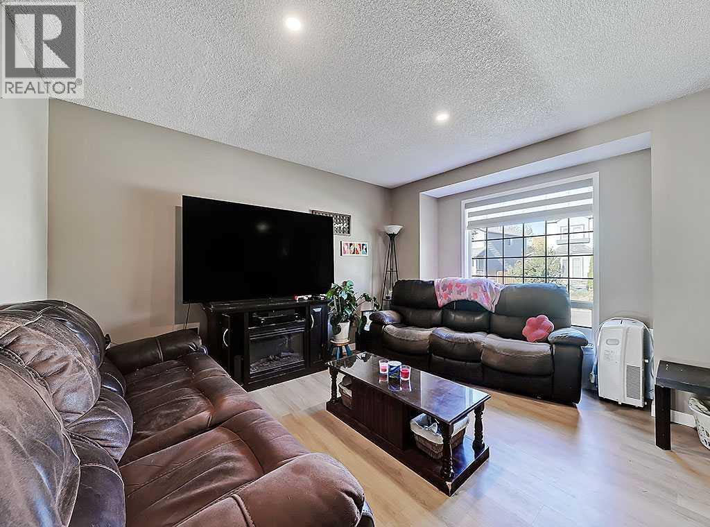 292 Coventry Close Ne, Calgary, Alberta  T3K 4C5 - Photo 3 - A2263409