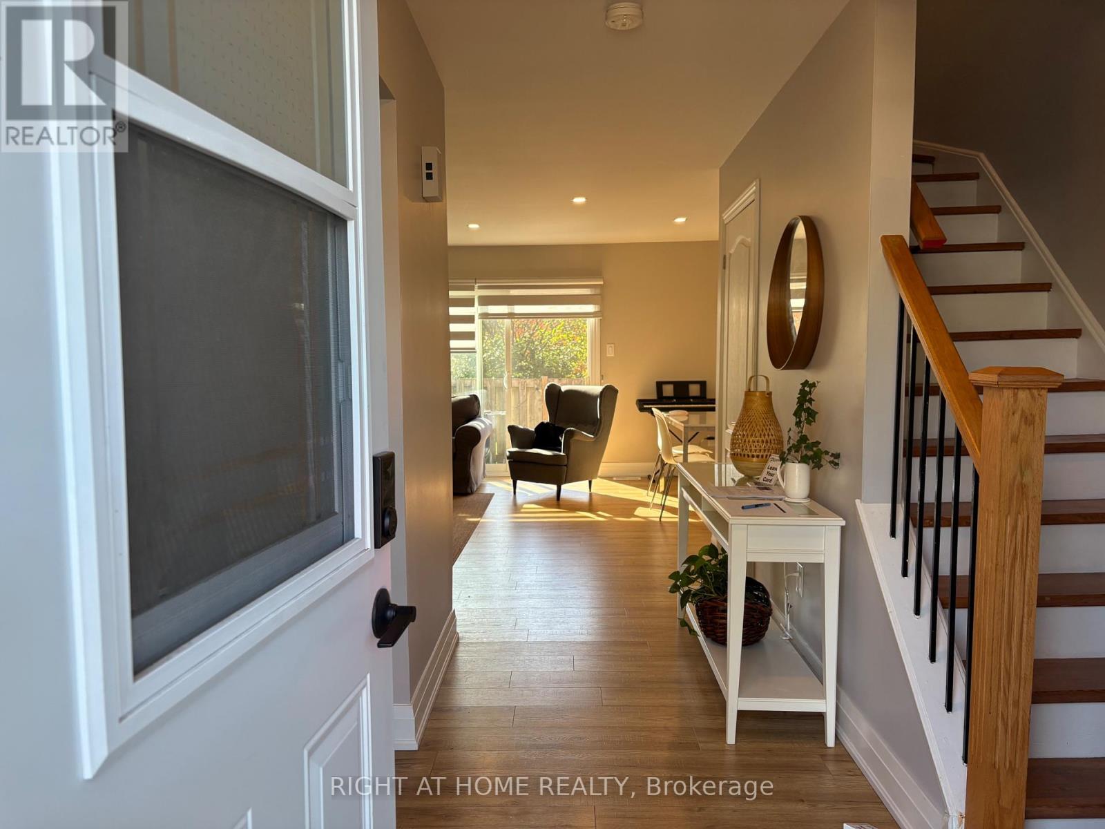 641 Woodward Avenue, Milton, Ontario  L9T 3K4 - Photo 2 - W12461932