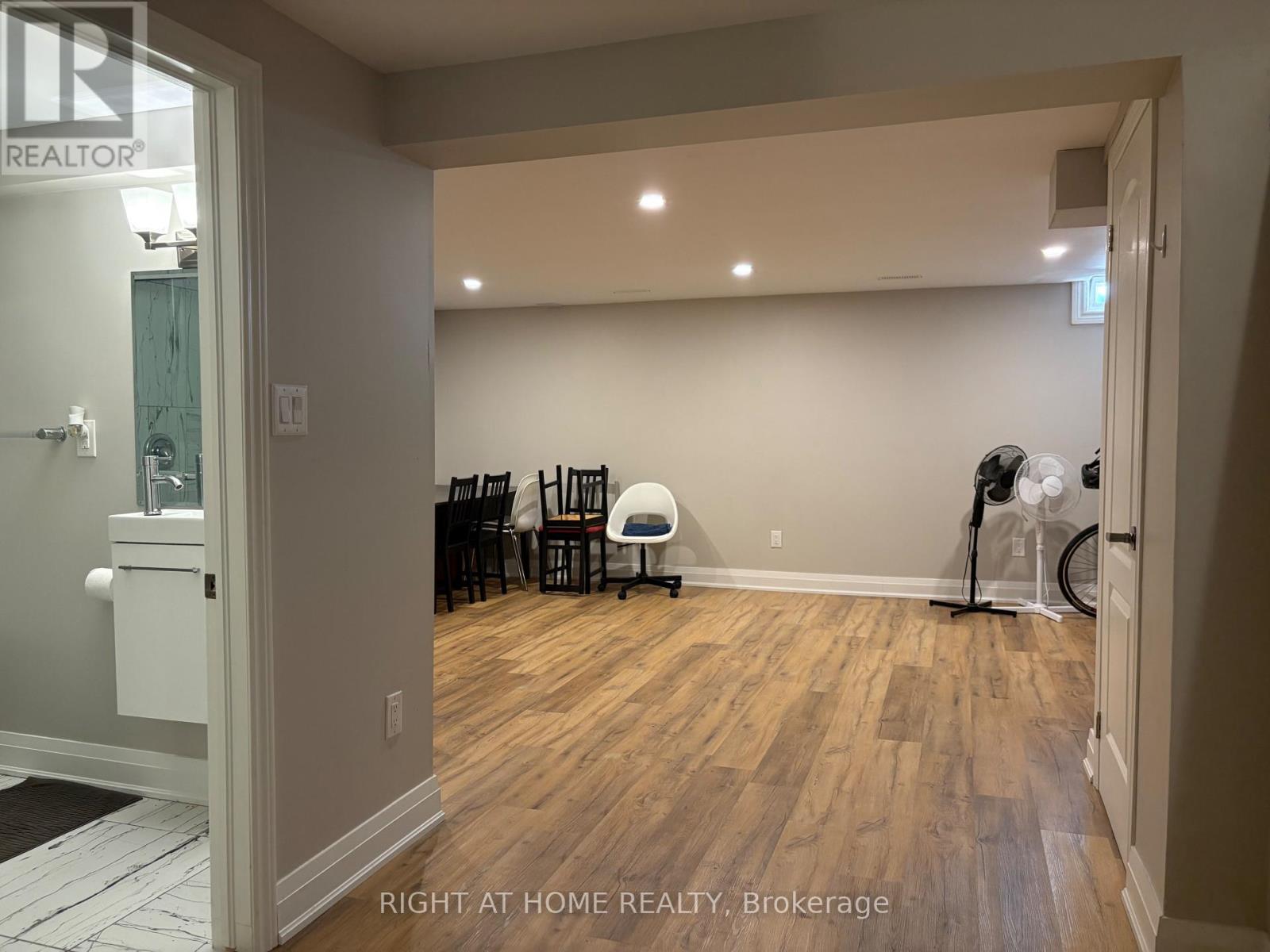 641 Woodward Avenue, Milton, Ontario  L9T 3K4 - Photo 25 - W12461932