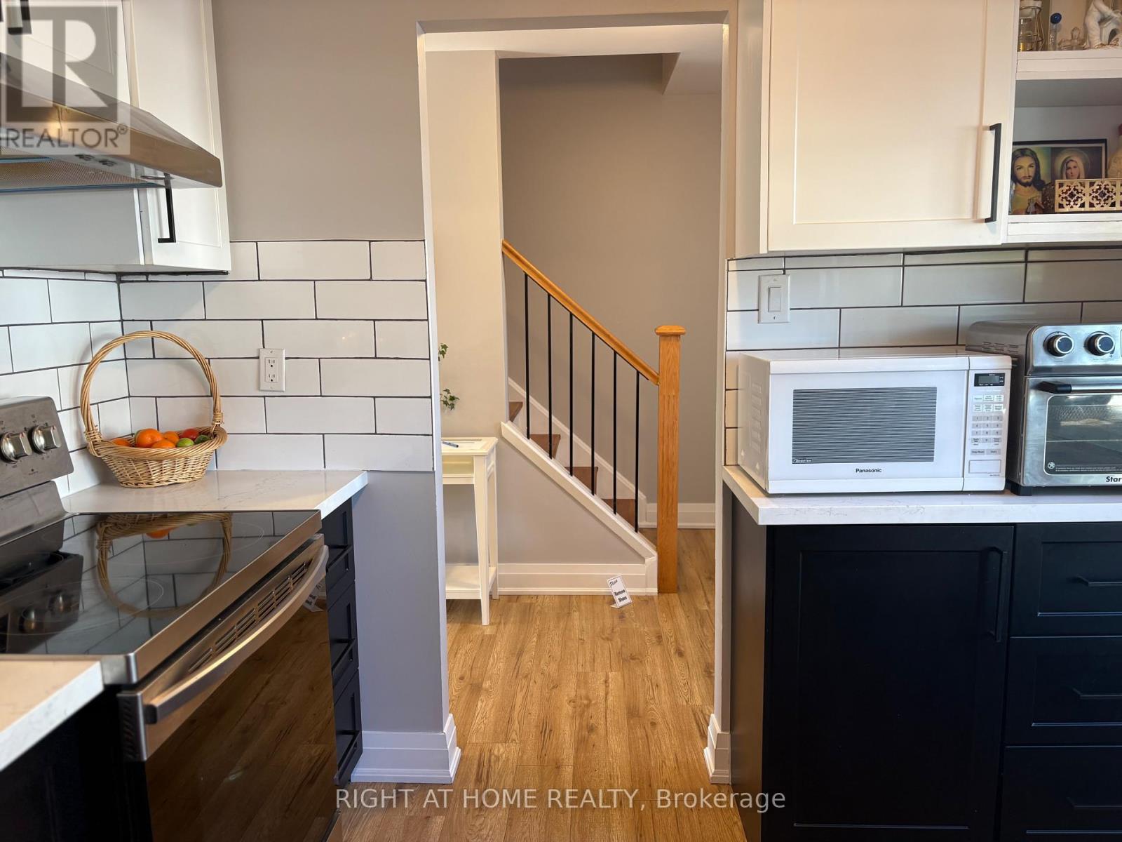 641 Woodward Avenue, Milton, Ontario  L9T 3K4 - Photo 6 - W12461932