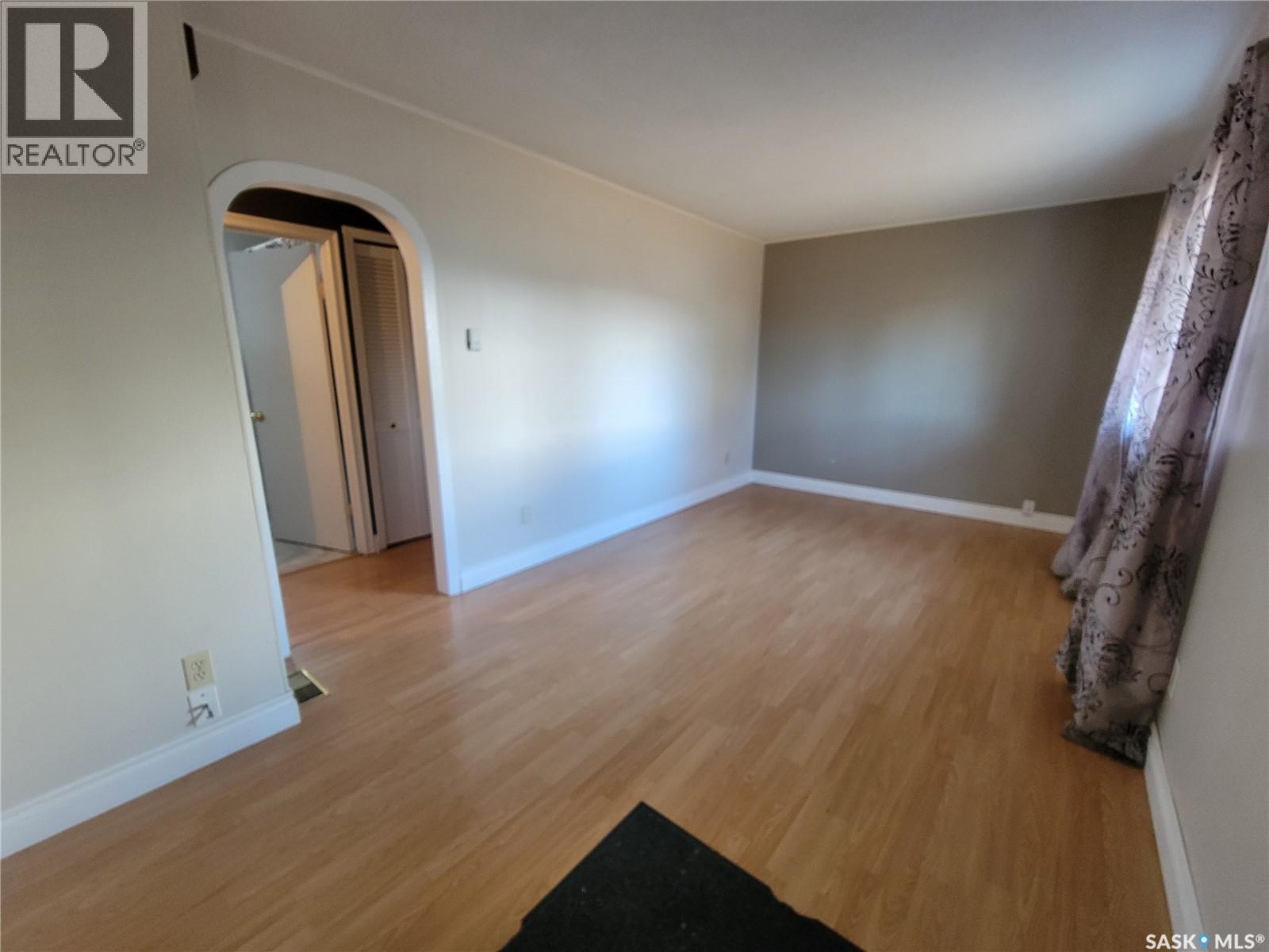 4917 Telegraph Street, Macklin, Saskatchewan  S0L 2C0 - Photo 3 - SK021202