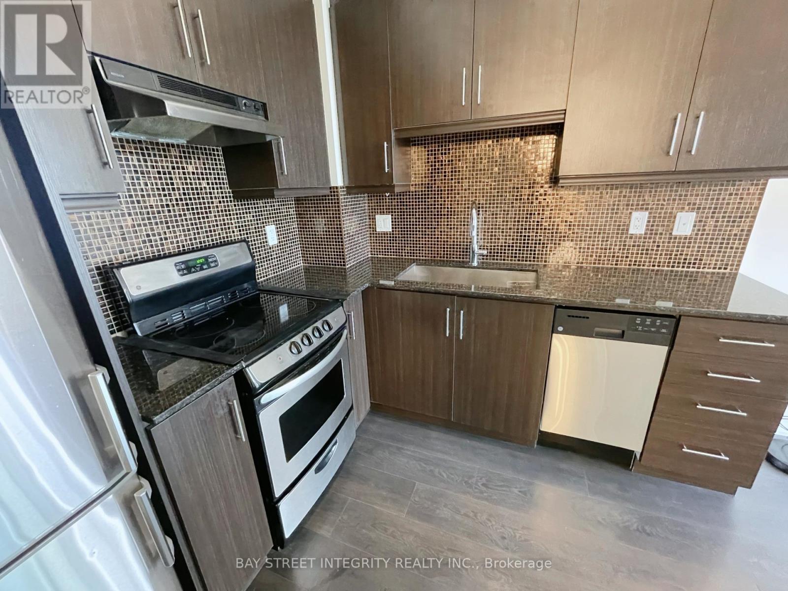 701 - 68 Canterbury Place, Toronto, Ontario  M2N 2N1 - Photo 4 - C12470372