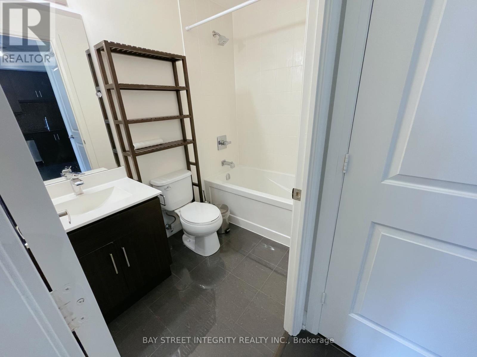 701 - 68 Canterbury Place, Toronto, Ontario  M2N 2N1 - Photo 6 - C12470372