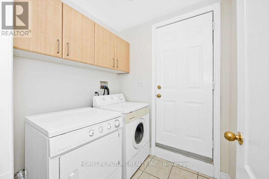 294 Mcbride Crescent, Newmarket, Ontario  L3X 2W3 - Photo 15 - N12470344
