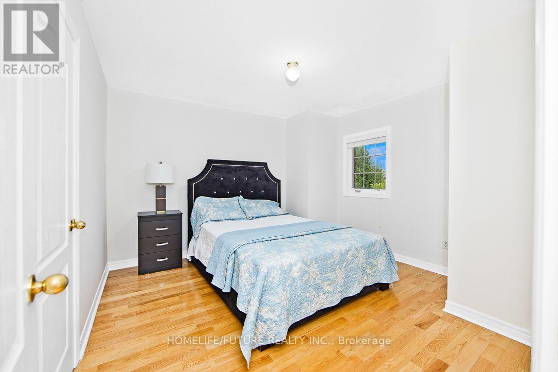 294 Mcbride Crescent, Newmarket, Ontario  L3X 2W3 - Photo 22 - N12470344