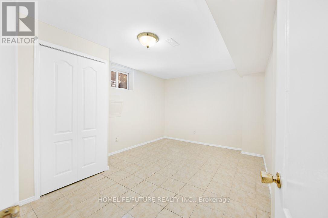 294 Mcbride Crescent, Newmarket, Ontario  L3X 2W3 - Photo 28 - N12470344
