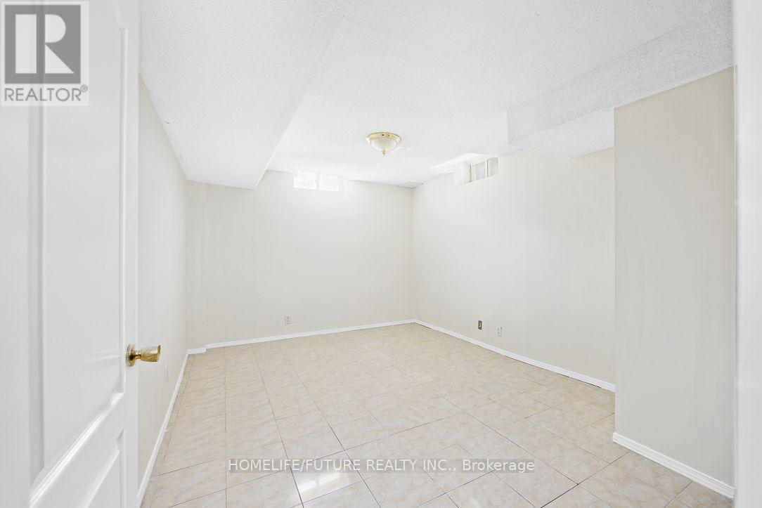 294 Mcbride Crescent, Newmarket, Ontario  L3X 2W3 - Photo 29 - N12470344