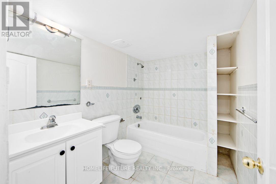 294 Mcbride Crescent, Newmarket, Ontario  L3X 2W3 - Photo 30 - N12470344