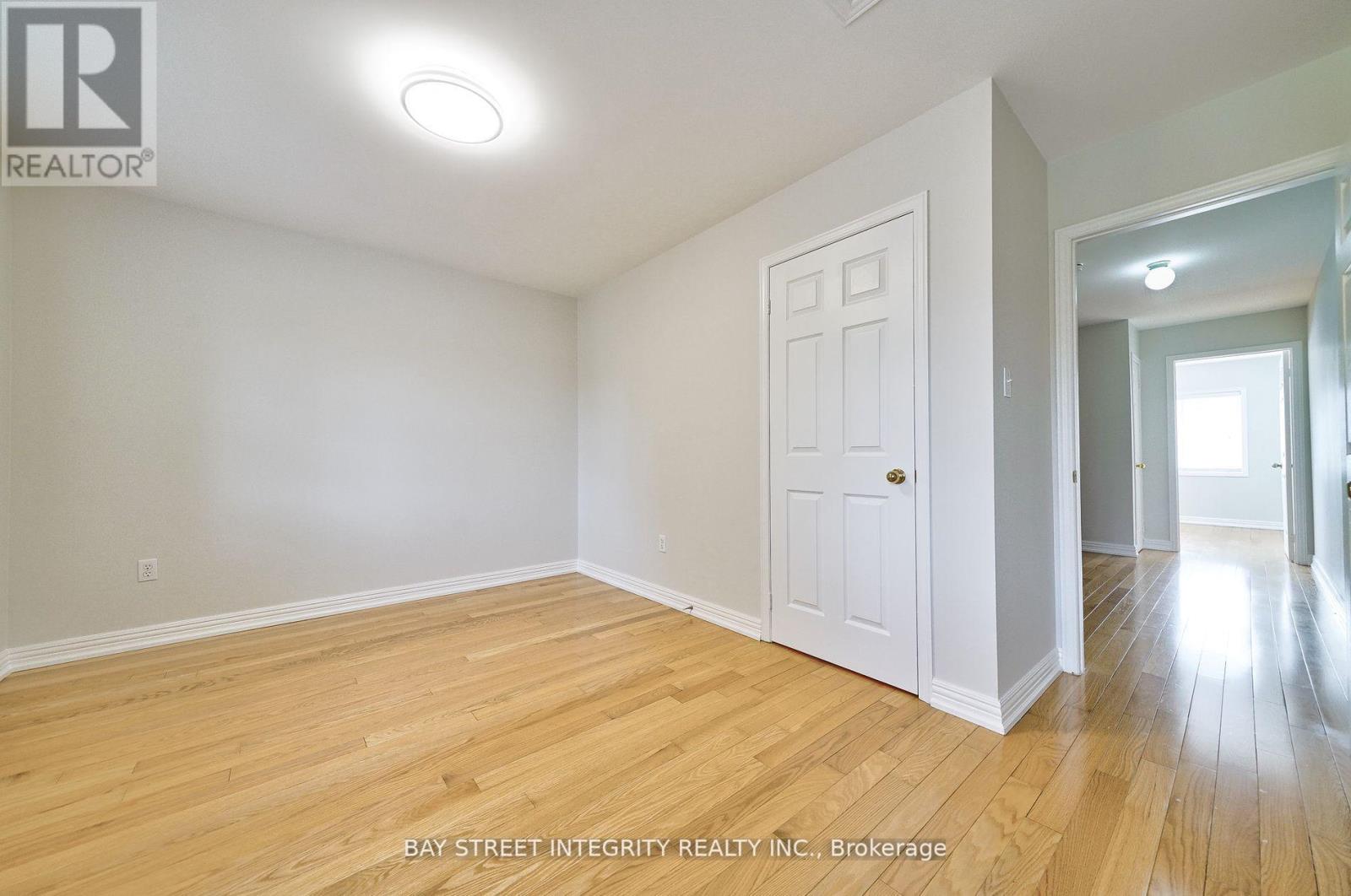75 Selkirk Drive, Richmond Hill, Ontario  L4B 4S4 - Photo 11 - N12470354