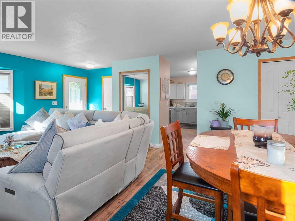 2006 25 Avenue, Bowden, Alberta  T0M 0K0 - Photo 13 - A2253143