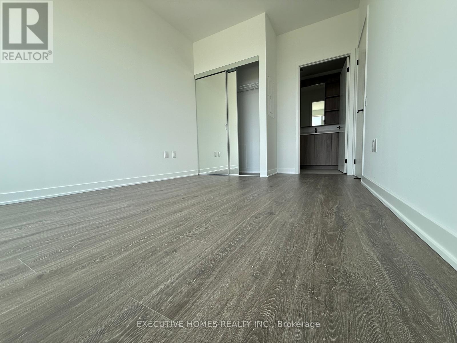 705 - 2495 Eglinton Avenue W, Mississauga, Ontario  L5M 2V8 - Photo 15 - W12470345