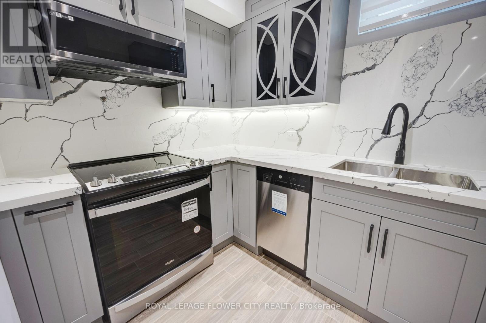 57 Letty Avenue, Brampton, Ontario  L6Y 4T1 - Photo 4 - W12470352