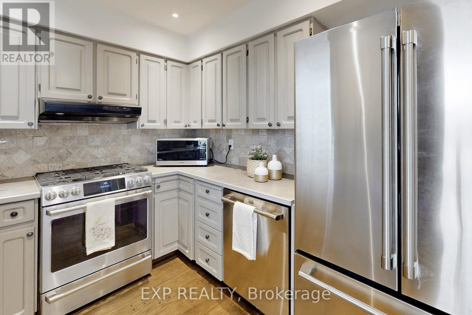 5 Lockton Crescent, Brampton, Ontario  L6W 1C2 - Photo 14 - W12470368