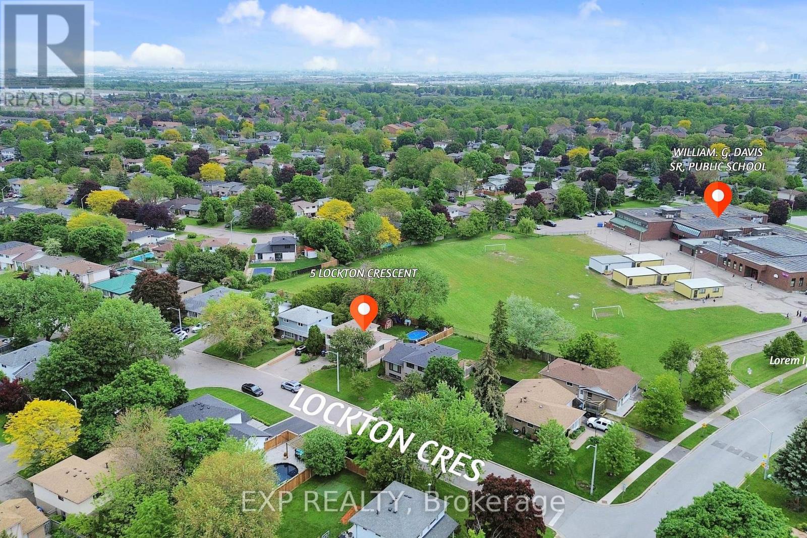 5 Lockton Crescent, Brampton, Ontario  L6W 1C2 - Photo 2 - W12470368