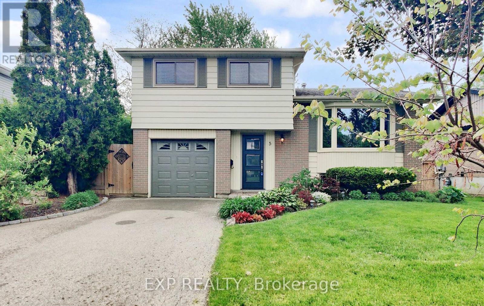 5 Lockton Crescent, Brampton, Ontario  L6W 1C2 - Photo 3 - W12470368