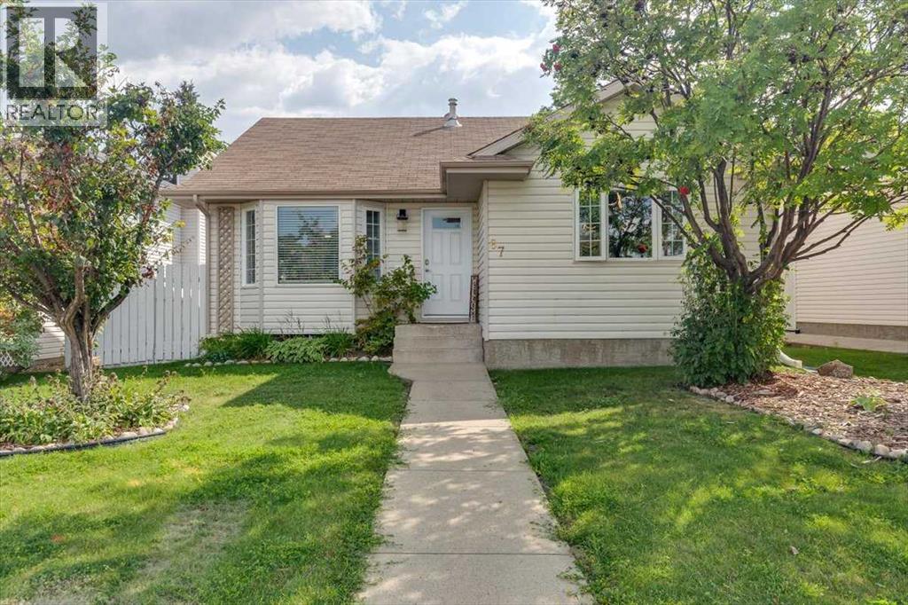 67 Duston Street, Red Deer, Alberta  T4R 2L6 - Photo 1 - A2252895