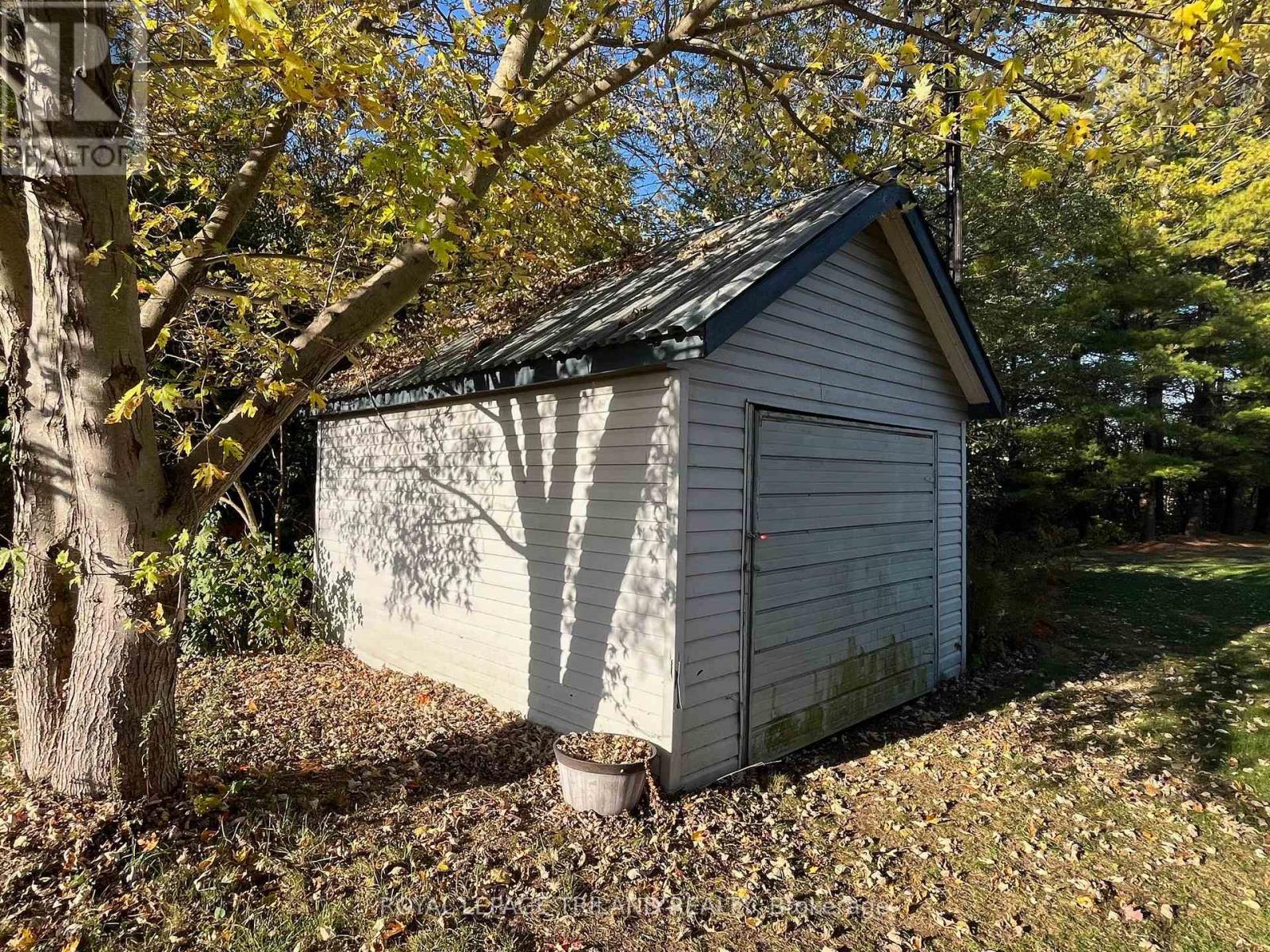 32896 Chalmers Line, Dutton/dunwich (Iona), Ontario  N0L 1P0 - Photo 11 - X12470306