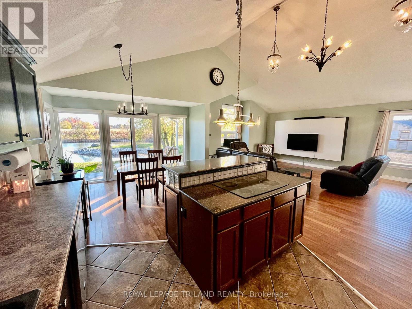 32896 Chalmers Line, Dutton/dunwich (Iona), Ontario  N0L 1P0 - Photo 14 - X12470306