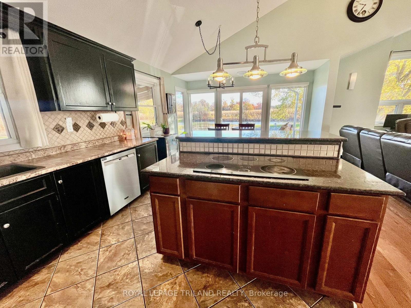 32896 Chalmers Line, Dutton/dunwich (Iona), Ontario  N0L 1P0 - Photo 22 - X12470306