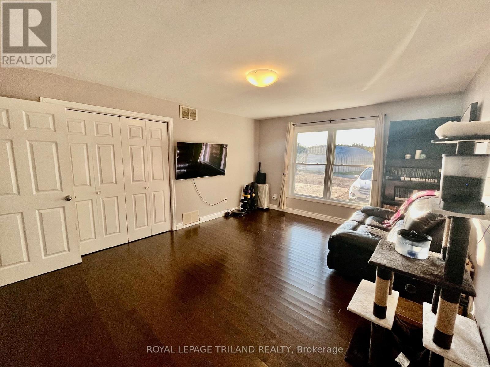 32896 Chalmers Line, Dutton/dunwich (Iona), Ontario  N0L 1P0 - Photo 23 - X12470306