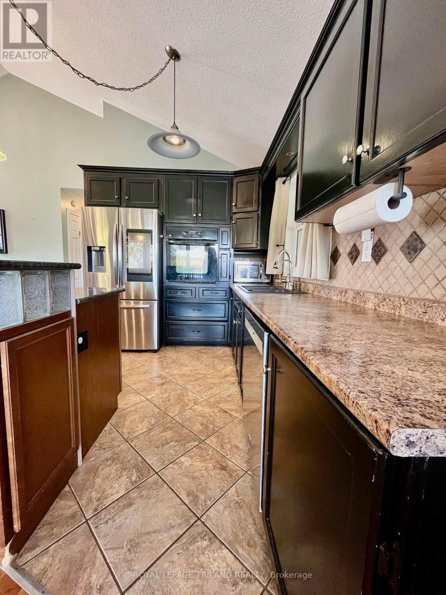 32896 Chalmers Line, Dutton/dunwich (Iona), Ontario  N0L 1P0 - Photo 19 - X12470306