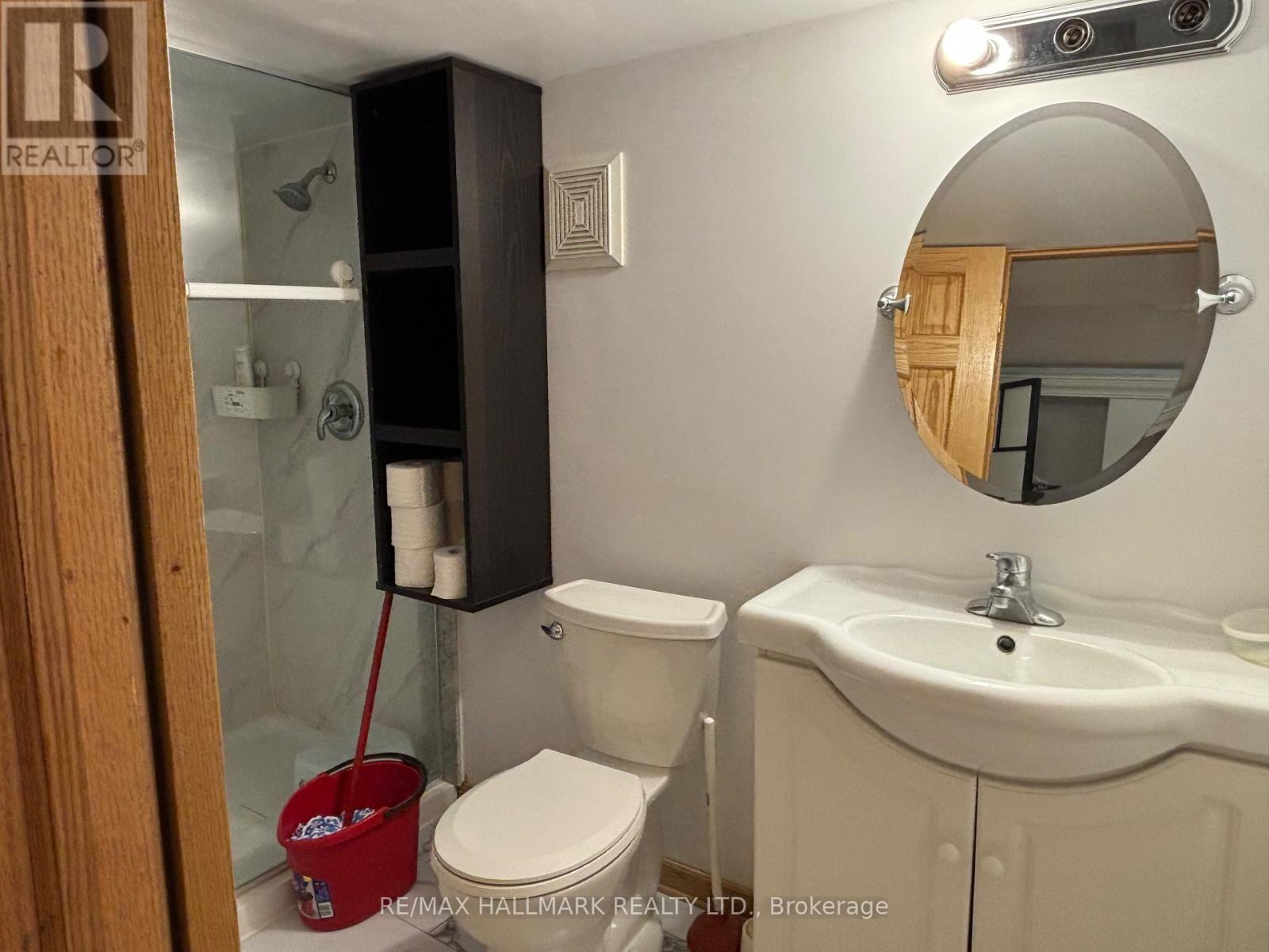 Bsmt - 588 Spadina Avenue, Toronto, Ontario  M5S 2H2 - Photo 11 - C12470386