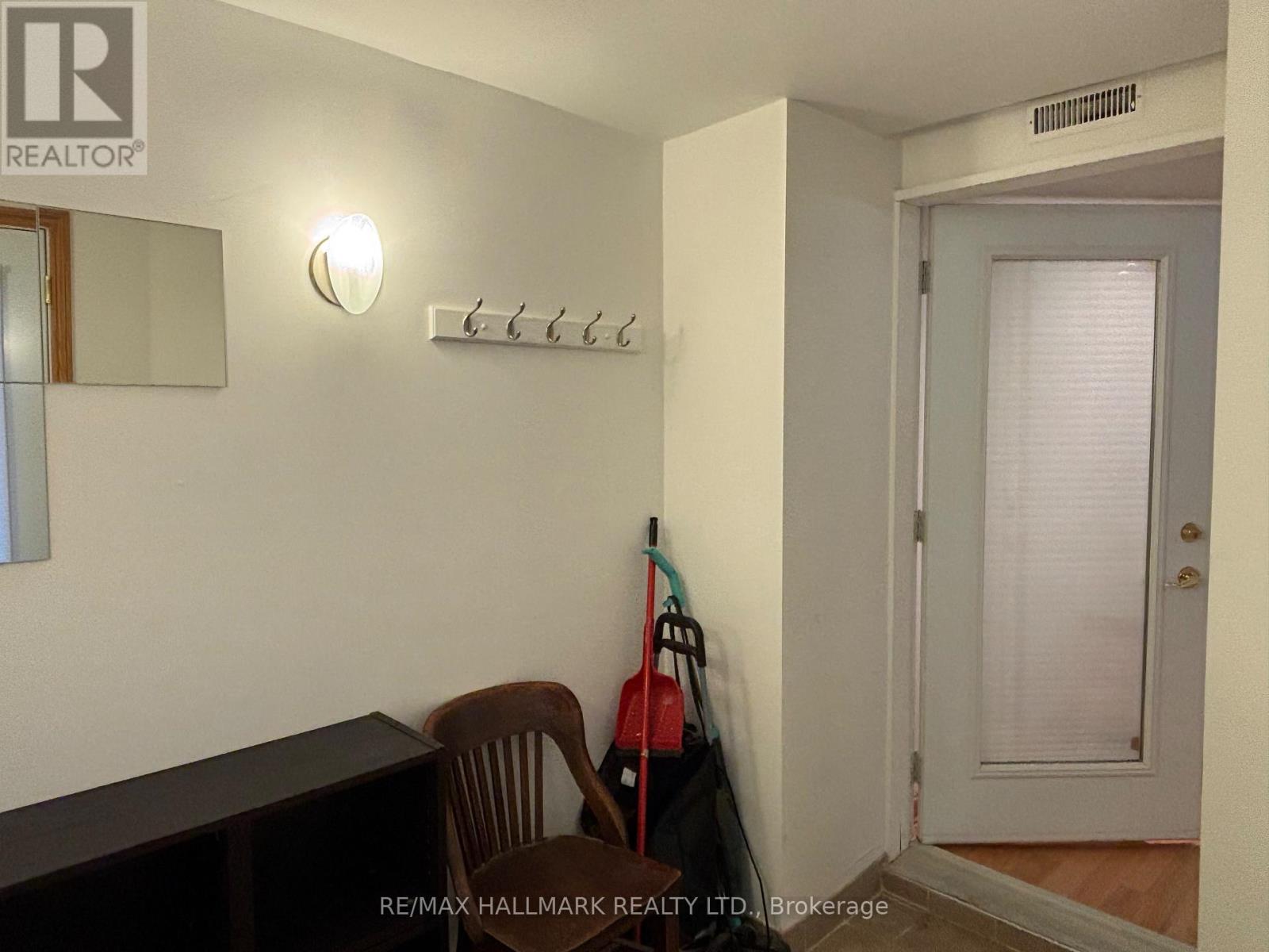 Bsmt - 588 Spadina Avenue, Toronto, Ontario  M5S 2H2 - Photo 3 - C12470386
