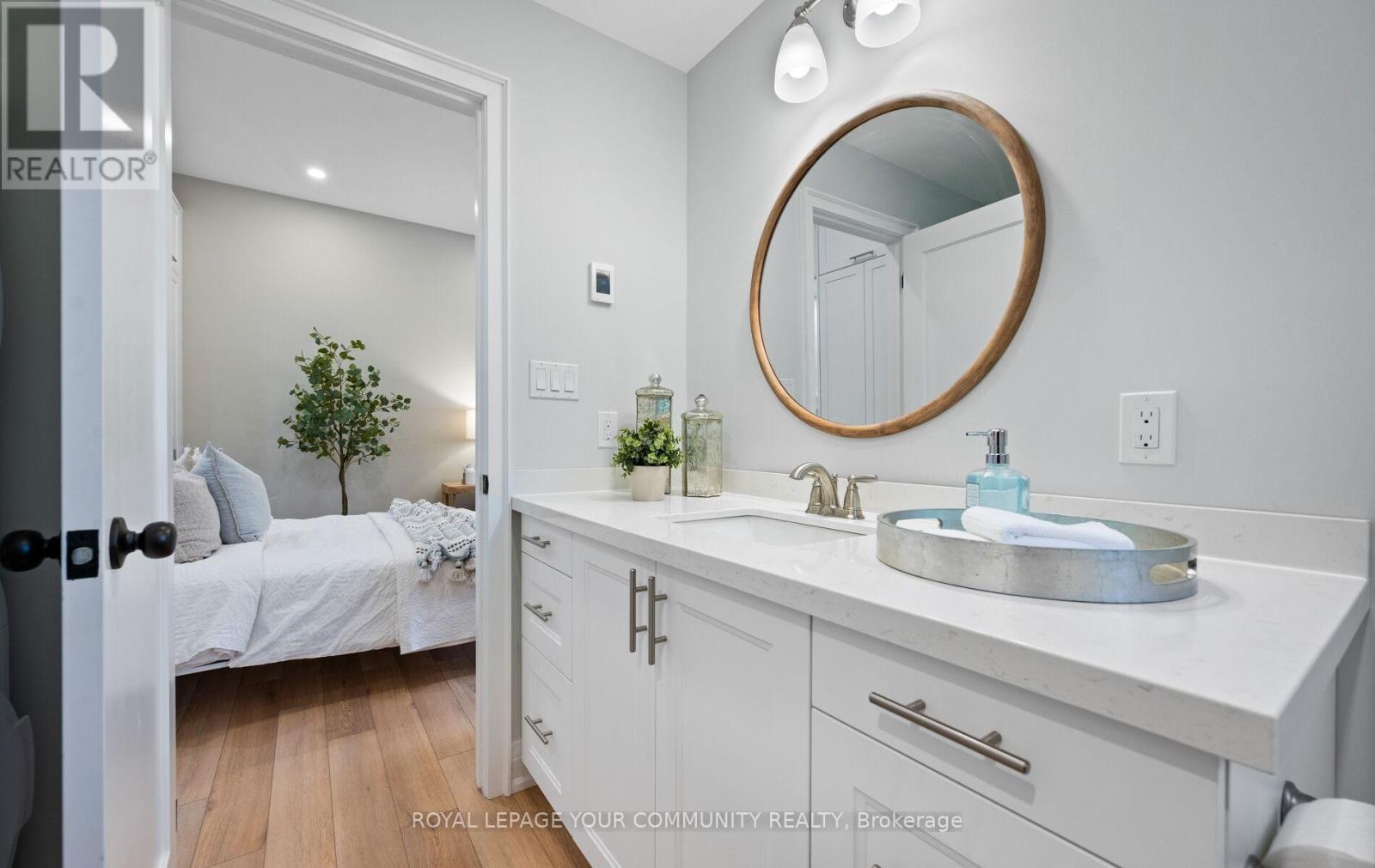 43 Wells Street, Aurora, Ontario  L4G 1S8 - Photo 36 - N12470252