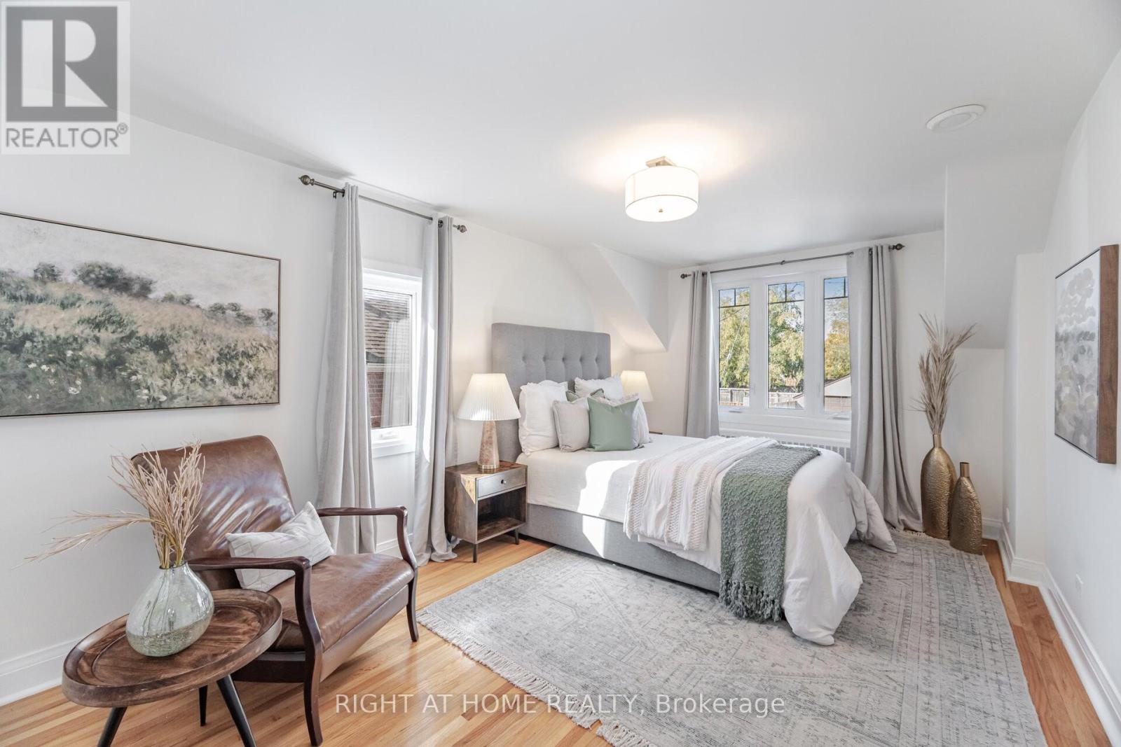 75 Emerald Crescent, Toronto, Ontario  M8V 2B5 - Photo 18 - W12469205