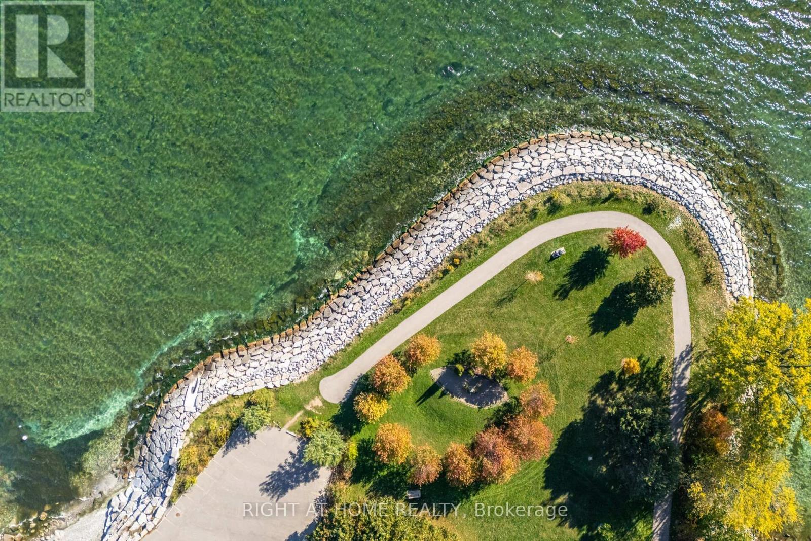 75 Emerald Crescent, Toronto, Ontario  M8V 2B5 - Photo 42 - W12469205