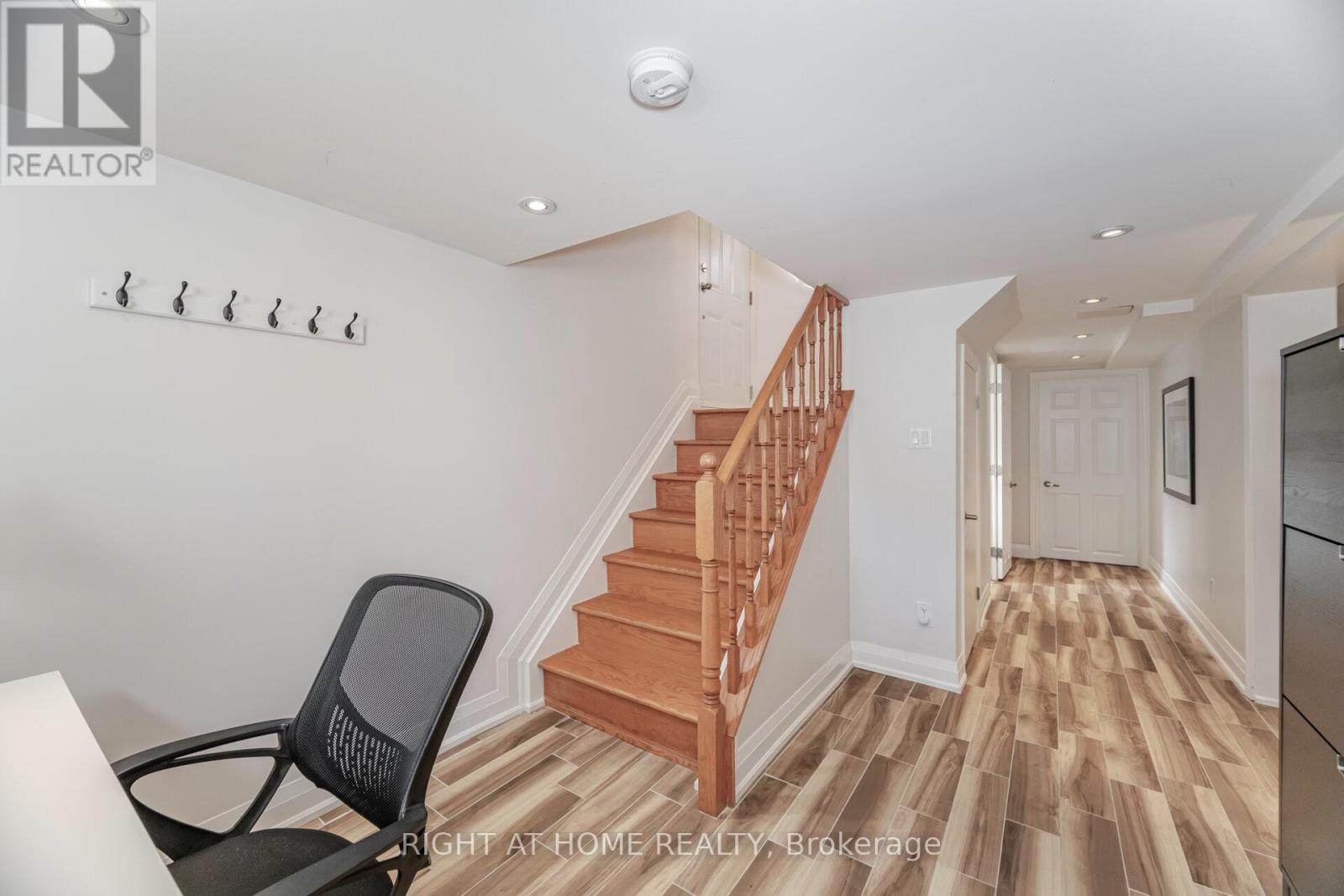 75 Emerald Crescent, Toronto, Ontario  M8V 2B5 - Photo 27 - W12469205