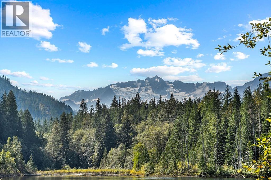 2045 N Rustad Road, Squamish, British Columbia  V0N 3G0 - Photo 8 - R3048122