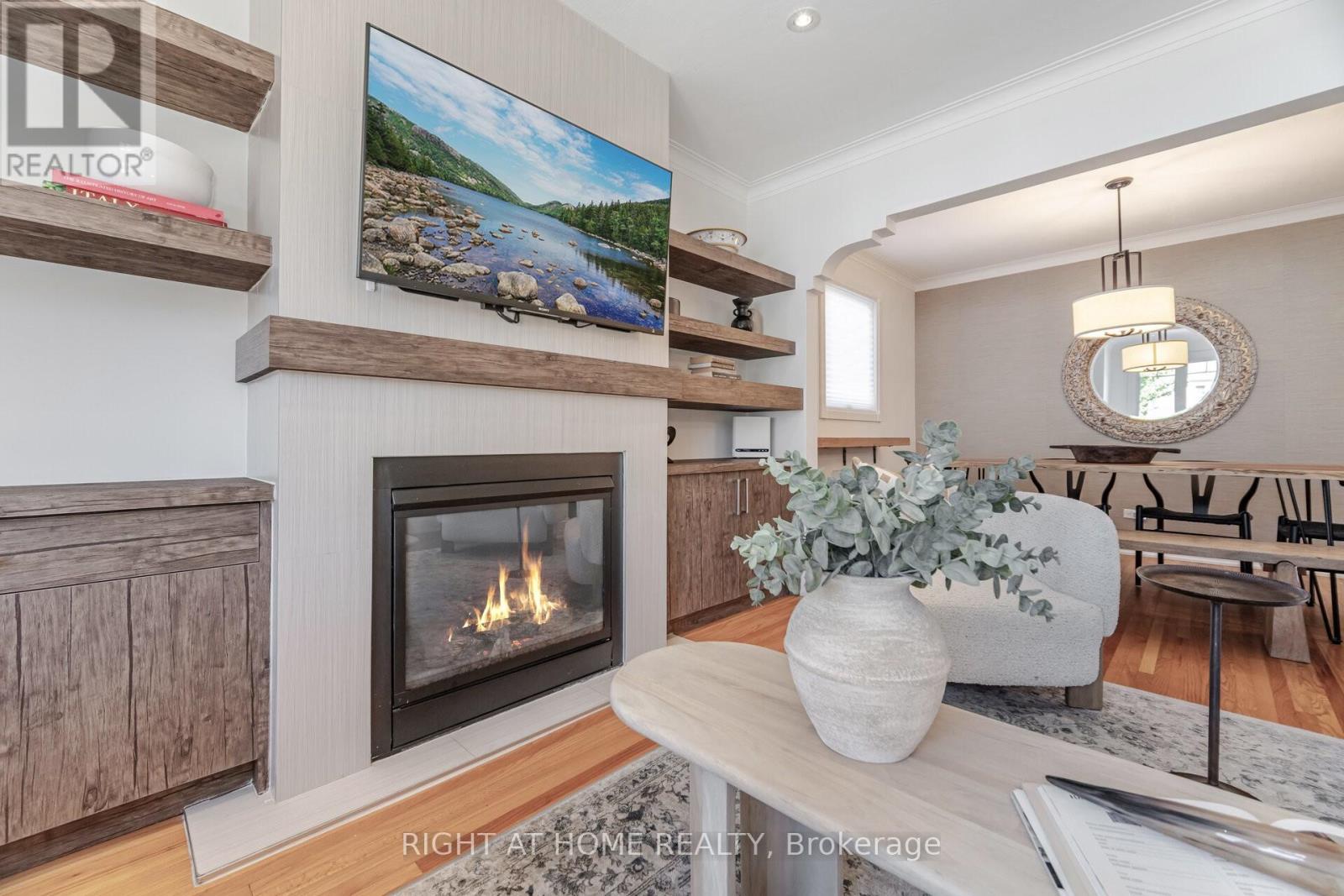 75 Emerald Crescent, Toronto, Ontario  M8V 2B5 - Photo 9 - W12469205