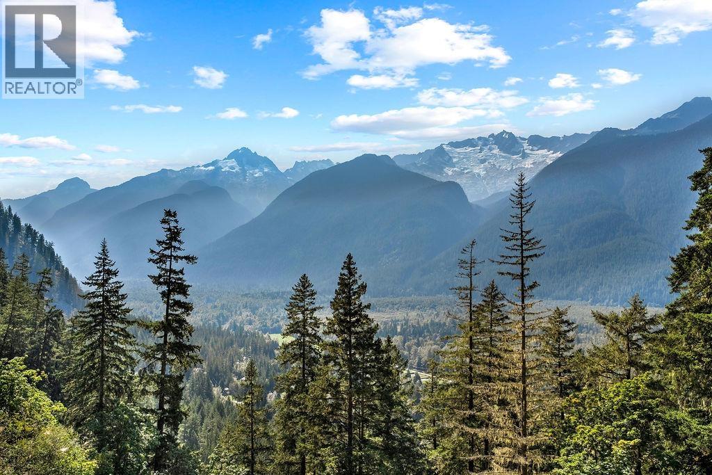 2045 N Rustad Road, Squamish, British Columbia  V0N 3G0 - Photo 9 - R3048122