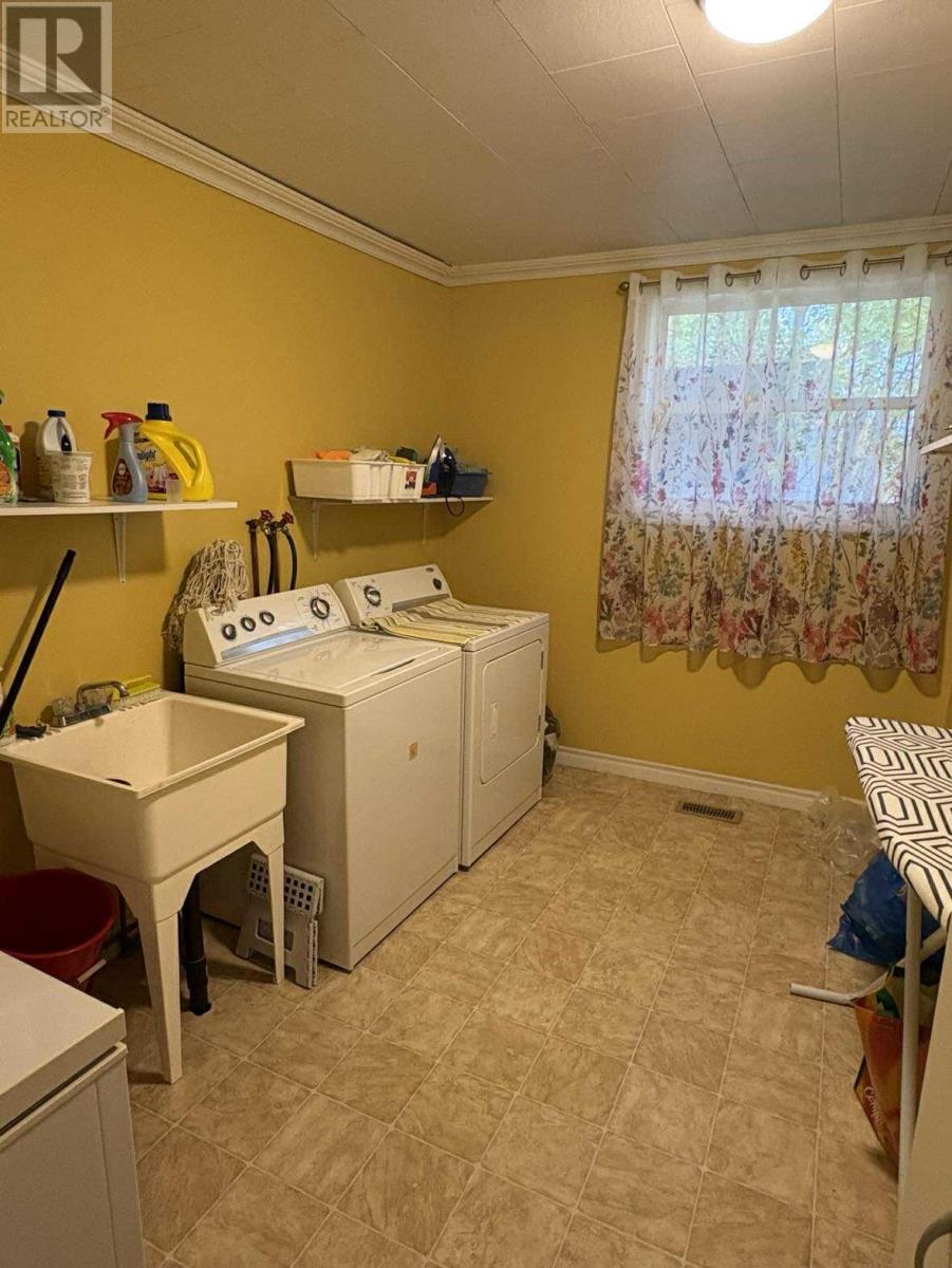 377 J. R. Smallwood Boulevard, Gambo, Newfoundland & Labrador  A0g 1T0 - Photo 6 - 1291603